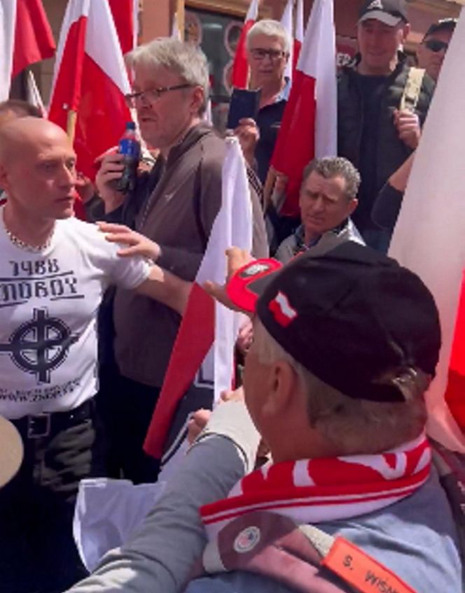 Incydent w Warszawie. Faszyści na marszu! Doszło do szarpaniny