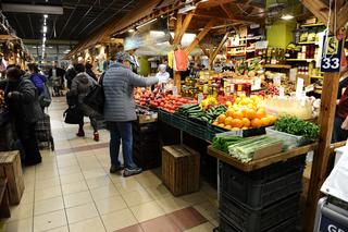 Drożyzna w koszyczkach. Horrendalnie wysokie ceny na warszawskich bazarach