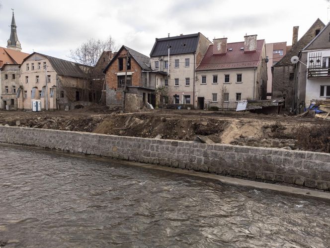 Tak wygląda Lądek Zdrój kilkadziesiąt dni po powodzi. Poruszająca relacja Anny Lubczyńskiej