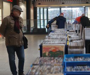 Giełda Płyt Winylowych w CH Rondo! Tu każdy znalazł coś dla siebie [ZDJĘCIA]