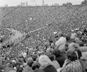 Stadion X-lecia. Pobyt papieża Jana Pawła II w Warszawie podczas II pielgrzymki do Polski w 1983 r.