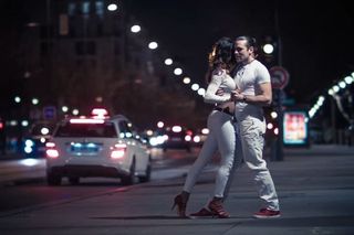 Kizomba - taniec zmysłów. Charakterystyka i kroki podstawowe kizomby