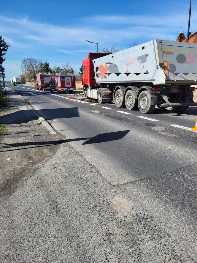 Tragedia na DK35 pod Wrocławiem. W zderzeniu dwóch ciężarówek zginęła jedna osoba 