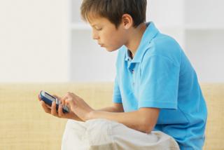 Jak wprowadzać dziecko w świat nowych technologii? Tablet, telefon komórkowy, aparat fotograficzny, konsola do gier dla dziecka