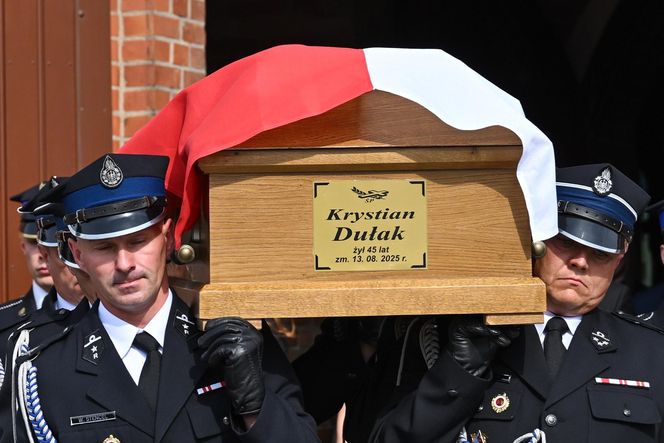 Pogrzeb druha Krystiana Dułaka. Wzruszająca ceremonia w Sierakowicach