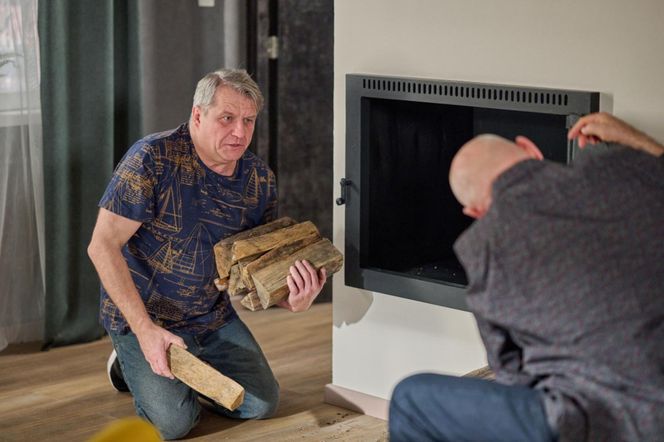 Na Wspólnej, odc. 3964: Marek (Grzegorz Gzyl), Roman (Waldemar Obłoza)