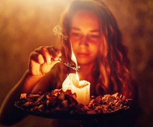 Patron dla znaków zodiaku. Zobacz, który opiekun przypisany jest do Ciebie. Chroni Cię w życiu i możesz do niego słać prośby. Kto jest Twoim świętym opiekunem? 