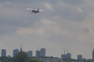 Odlot załogi Romualda Koperskiego na trasie Warszawa - Tokio - Warszawa 