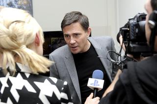 Krzysztof Ibisz z roku na rok jest coraz młodszy! Tak zmieniał się na przestrzeni lat