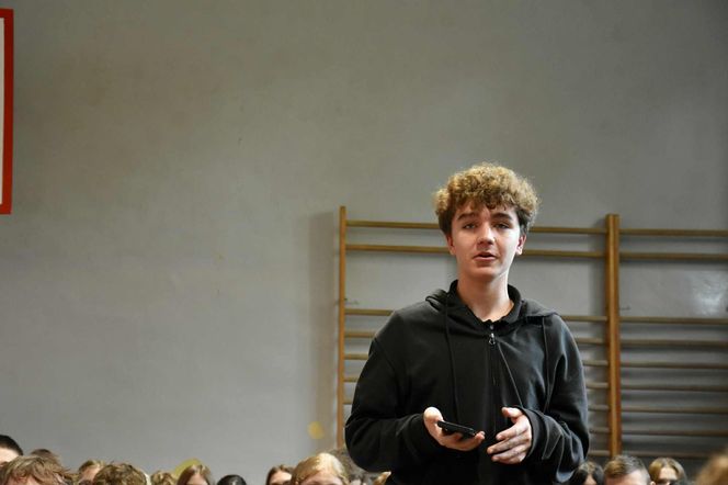 Dominik Dąbrowski spotkał się z młodzieżą III LO w Grudziądzu cz. I