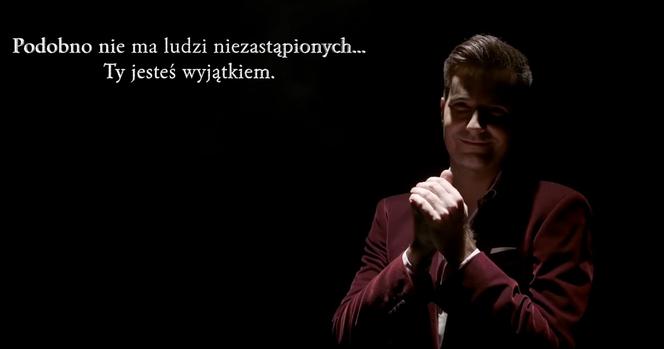 Wzruszający gest w najnowszym teledysku Sławomira. Tak gwiazdy upamiętniły zmarłego kolegę
