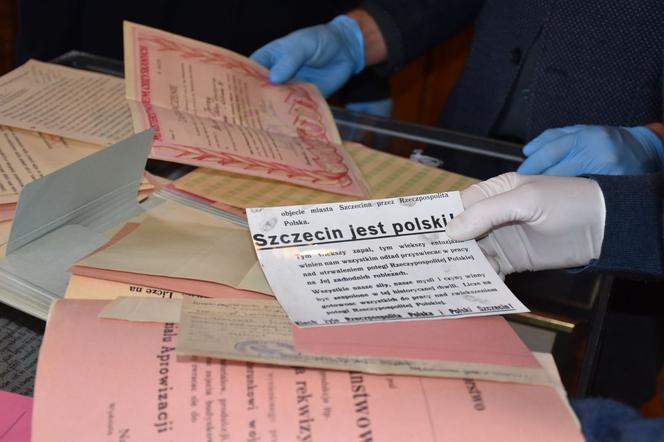 Dokumenty sprzed kilkudziesięciu lat znalezione w urzędzie miasta