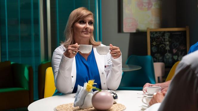 Na dobre i na złe odc. 791 - opis, streszczenie: Konica zaprasza Alinę na kawę