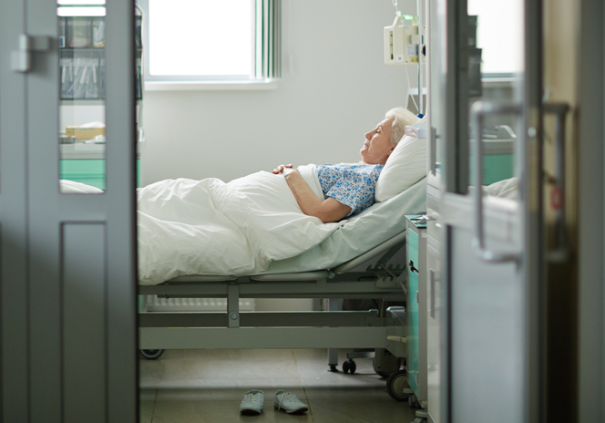 Szpitale reagują na rekord zakażeń. Zakaz wizyt i ograniczenia do 20 minut