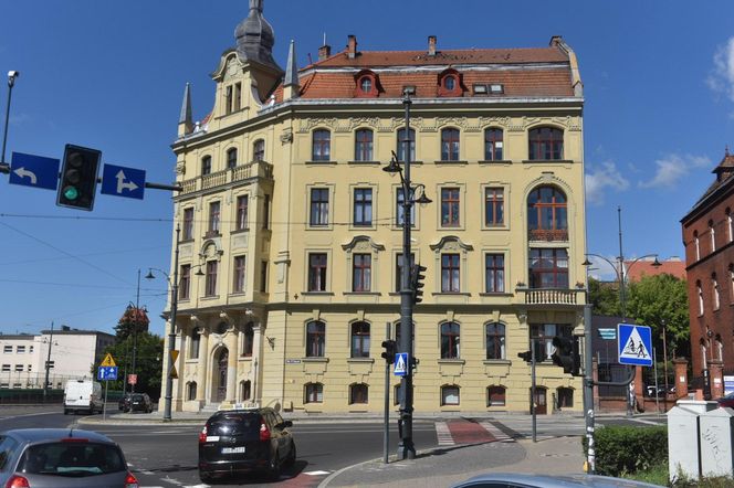 Strzelał do ludzi w Toruniu. Dziennikarz Marcin Lewicki jednym z poszkodowanychStrzelał do ludzi w Toruniu. Dziennikarz Marcin Lewicki jednym z poszkodowanych