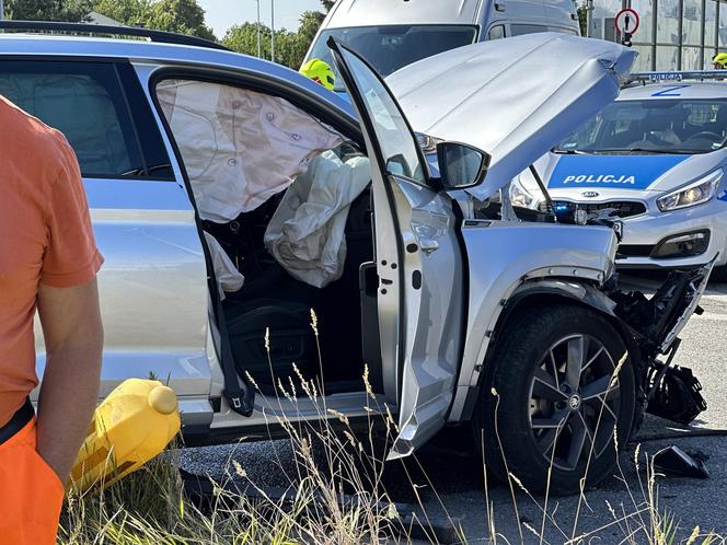 Potworny wypadek pod Legionowem, troje dzieci w szpitalu