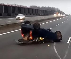 Dachowanie na autostradzie A4. Kobieta wymusiła pierwszeństwo