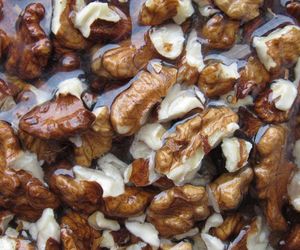 Czy warto moczyć orzechy włoskie w wodzie? Prosty patent na porcję zdrowia