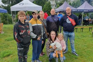 Ich rodzice spadli razem z balkonem. Kuba i Robert potrzebują pomocy 