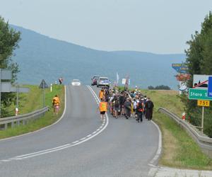 Śpiewający dzień lubelskich pątników na szlaku do Jasnej Góry!