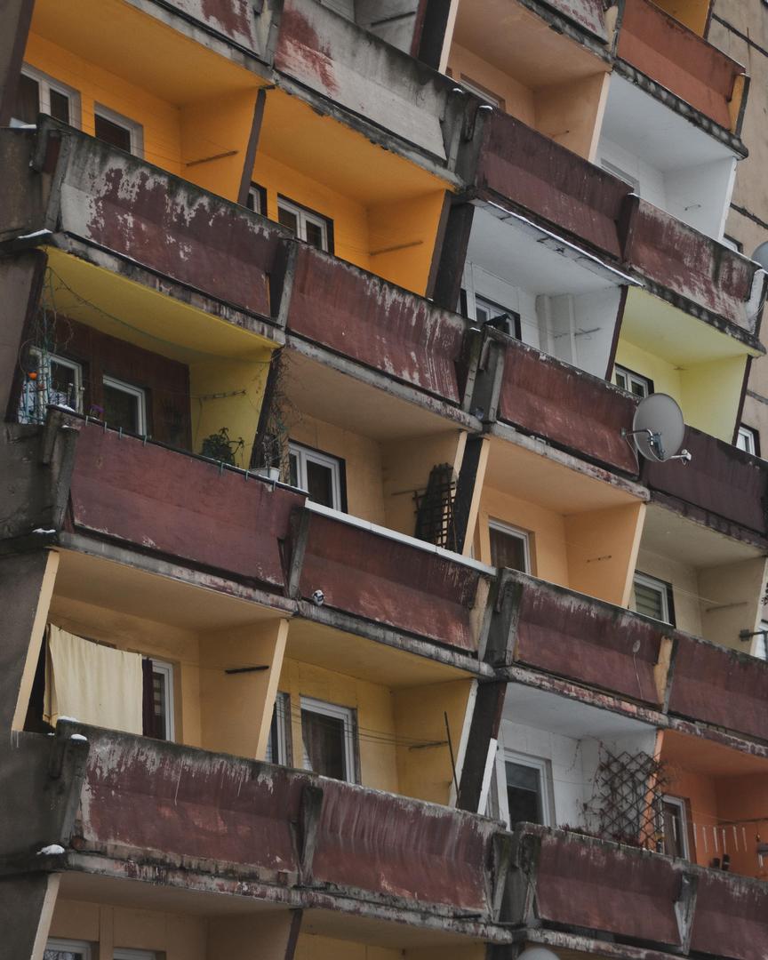 Na tym osiedlu w Sosnowcu czas się zatrzymał. Zobacz zdjęcia wyjątkowych bloków z wielkiej płyty