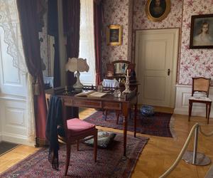 Pałac w Rogalinie zachwyca turystów. Znajduje się 20 kilometrów od Poznania 