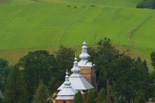 Ta małopolska wieś należała kiedyś do biskupa. Mieszkali w niej Łemkowie