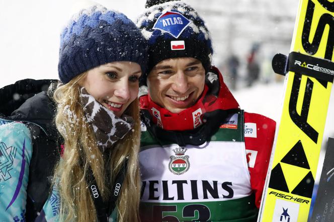 Kamil Stoch w Obertsdorfie celebruje zwycięstwo z żoną Ewą!