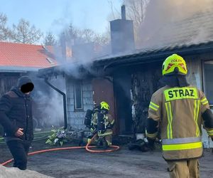 Tragiczny pożar w Bzowie. Mama z córką zostały bez dachu nad głową