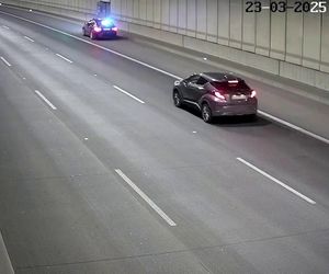Zadzwonił na numer alarmowy i poprosił o podwózkę. Z tunelu na S2 wywiozła go policja