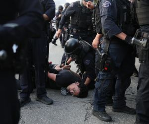 Protesty w Los Angeles coraz silniejsze. Emocje podsycają fałszywe zdjęcia i teorie spiskowe