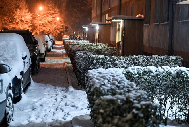 Kraków zasypany śniegiem. Armagedon na drogach. Ogromne utrudnienia w kursowaniu komunikacji miejskiej