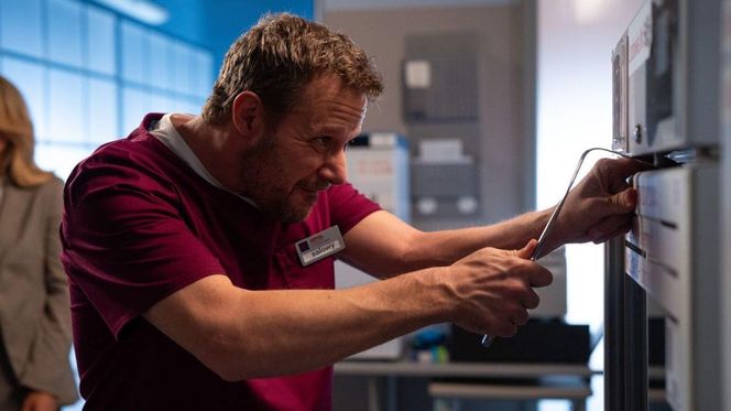 Na dobre i na złe odc. 959 finał sezonu. salowy Mundek (Grzegorz Małecki)