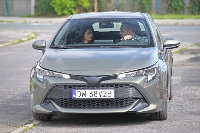 Pierwsza miłość, odcinek 4044: Kinga (Aleksandra Zienkiewicz), Janek (Maciej Mikołajczyk)