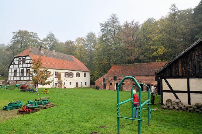 Zagroda w Bogdańcu wymaga gruntownego remontu.