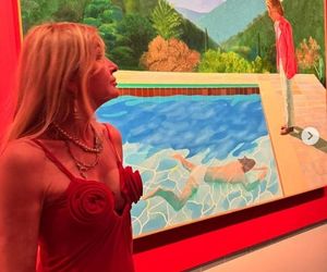 Monika Olejnik pręży biust w wydekoltowanej sukni. Co za sylwetka!