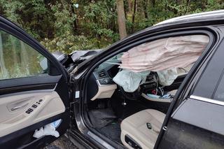 Makabra pod Wyszkowem. Bmw i peugeot zmiażdżone jak puszki. Jedna osoba nie żyje
