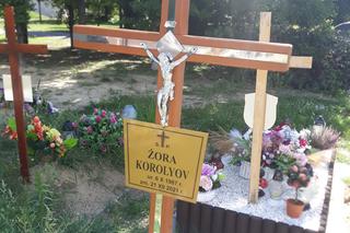 Od śmierci Żory Korolyova minęły już miesiące. Tak wygląda grób tancerza. Od kiedy Cię poznałam, nigdy nie musiałam sobie robić kawy