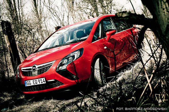 Opel Zafira Tourer 2.0 CDTI Ecotec - TEST - Stylistyka, dane techniczne, wymiary, silnik, bezpieczeństwo, cena - ZDJĘCIA