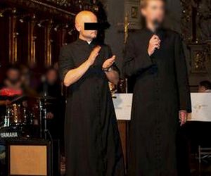 Ksiądz podejrzany o molestowanie nastolatek zatrzymany w Anglii