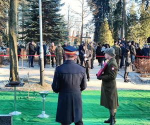 Uroczystości pogrzebowe Iwony Śledzińskiej-Katarasińskiej na Dołach. Wzięło w nich udział wiele osób [ZDĘCIA]