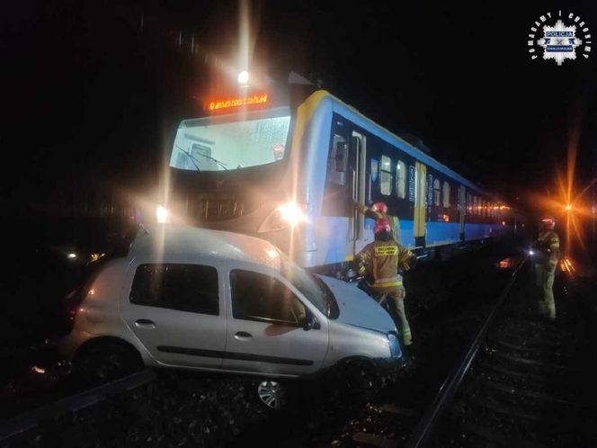 66-latka pomyliła tory z drogą i wjechała pod pociąg. Pasażer spał, gdy doszło do tragedii