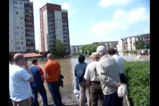 Wrocław, osiedle Kozanów: Sytuacja jest nie do opanowania – zarządzono ewakuację. Zagrożone kolejne osiedla Wojnów i Strachocin (VIDEO)