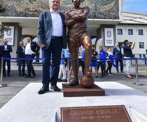 Gerard Cieślik, legenda Ruchu Chorzów ma swój pomnik. Pod Stadionem Śląskim