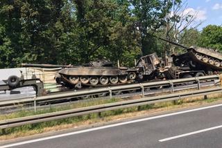 Szczecin. Zderzenie ciężarówek przewożących czołgi