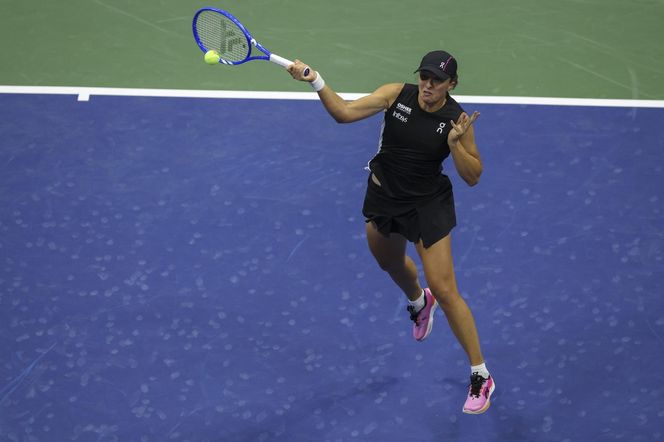 Iga Świątek w 1/8 finału US Open. Trudny mecz i awans Polki po zaciętej walce z Kalinską