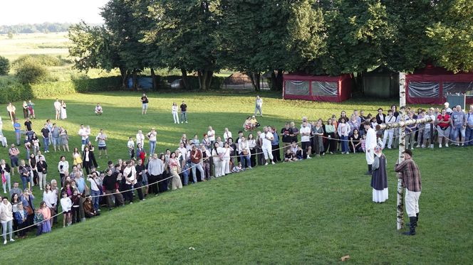 Zwieńczeniem teatralnego weekendu była niedzielna prezentacja egzaminu studentów III roku aktorstwa Uniwersytetu Andrzeja Frycza Modrzewskiego pt. „Prorok Ilja – nieprawdopodobna historia w XIV scenach”