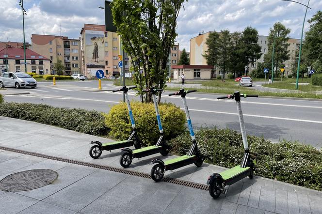 W Nowym Sączu można dostać zwrot kasy za wypożyczenie hulajnogi. Jak to działa? 