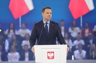 Trzaskowski jak gwiazda rocka. Zaczął przemówienie z przytupem