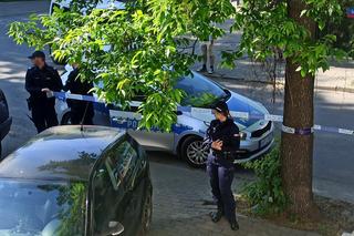 Skłotersi zajęli budynek na Mokotwie. Policja: Wylewano na nas farbę i fekalia